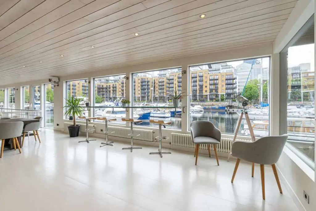 Britain's biggest houseboat in London Bridge